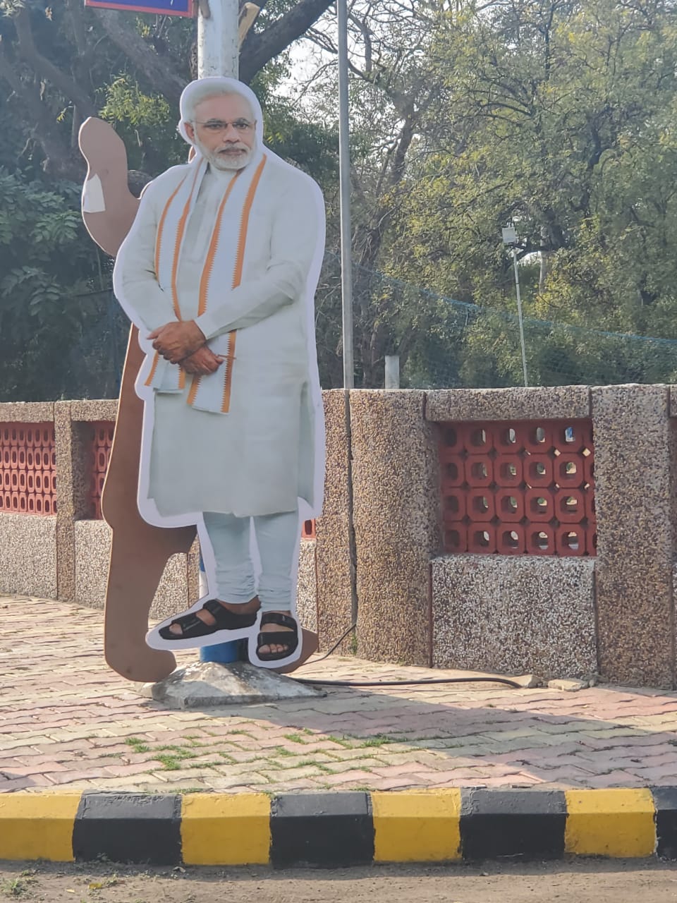 TRUMP-VISIT-CUTOUTS-BTL-8