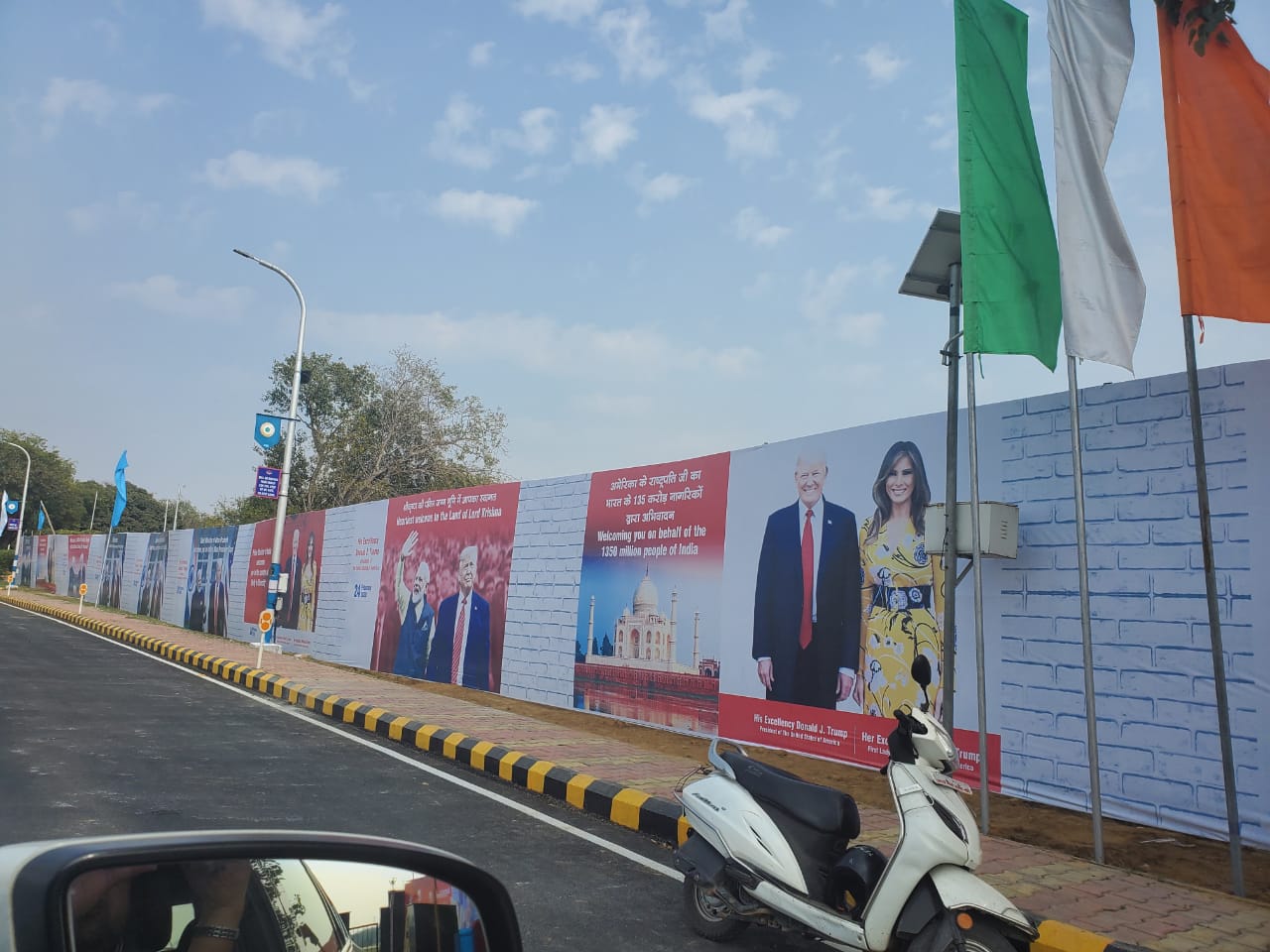 TRUMP-VISIT-HOARDINGS-11