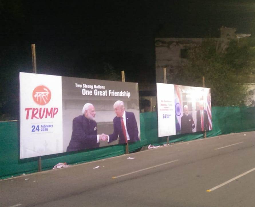TRUMP-VISIT-HOARDINGS-2