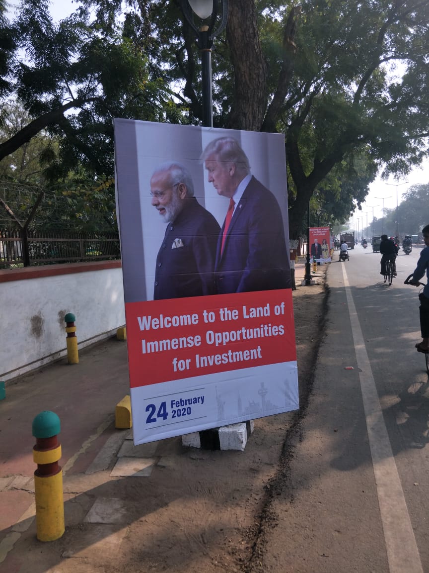 TRUMP-VISIT-STANDEE-2